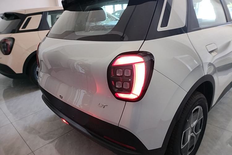 Used AION UT 2025 420 Smart Edition Exterior 3