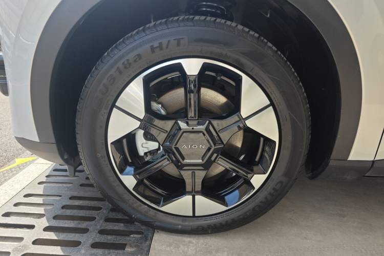 Used AION UT 2025 420 Prestige Edition Exterior 4