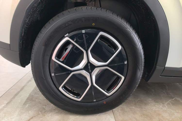 Used AION UT 2025 330 Starlight Edition Exterior 5