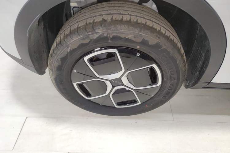Used AION UT 2025 330 Starlight Edition Exterior 5