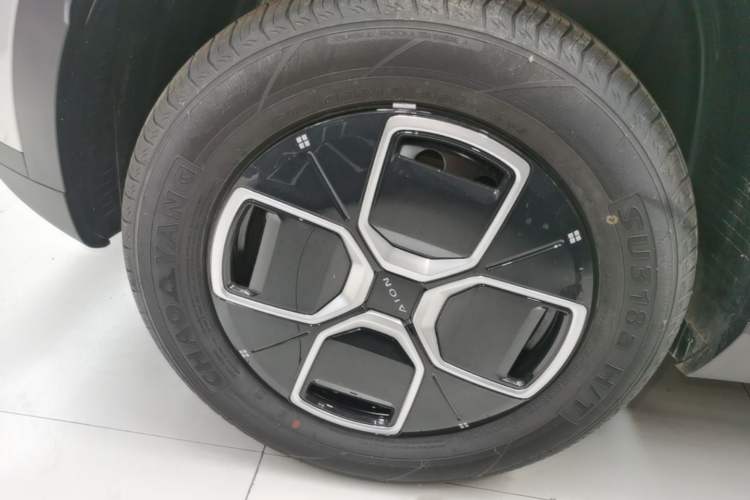 Used AION UT 2025 420 Smart Edition Exterior 5