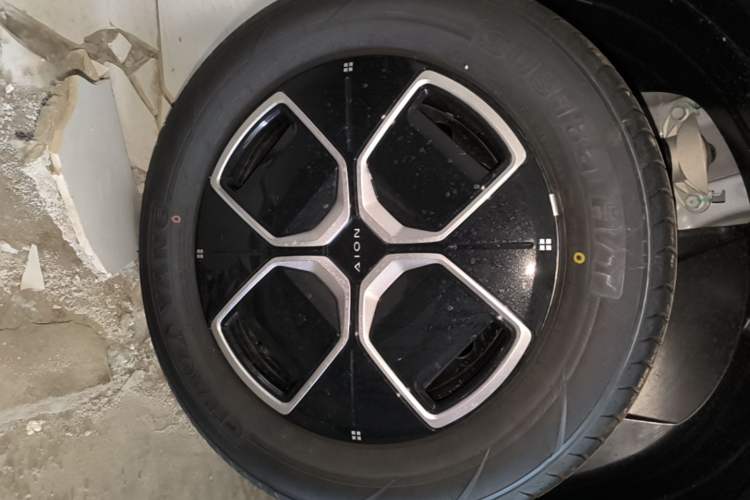 Used AION UT 2025 330 Starlight Edition Exterior 5