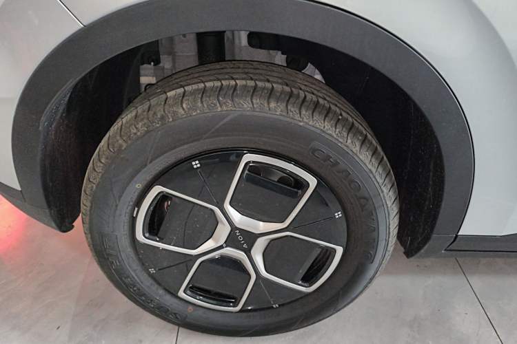 Used AION UT 2025 330 Starlight Edition Exterior 5