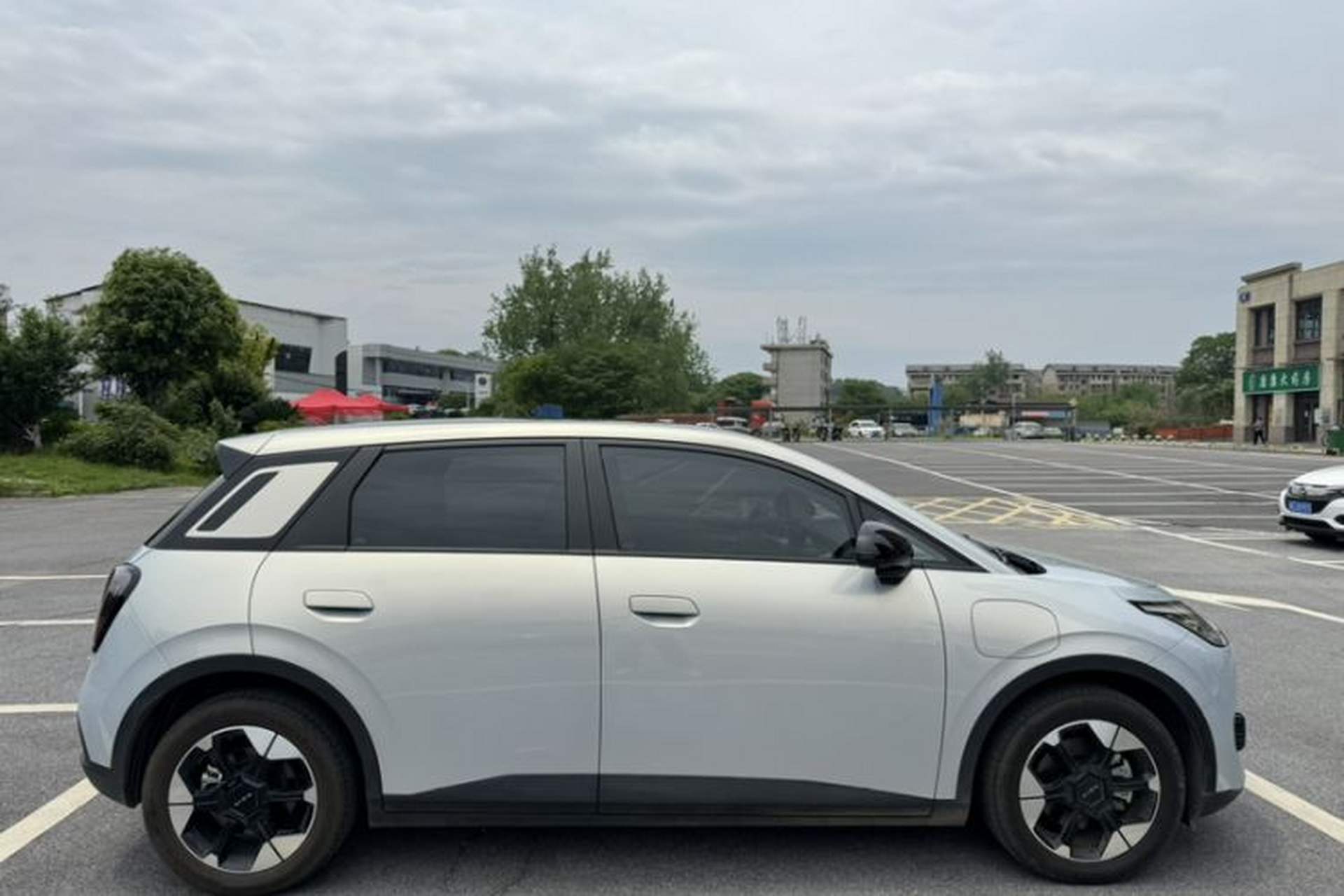 Used AION UT 2025 420 Prestige Edition Exterior 6