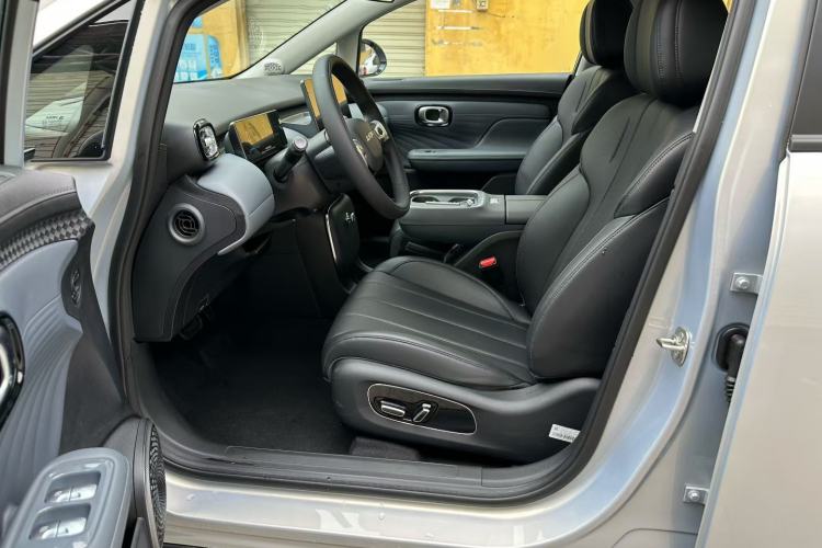Used AION UT 2025 420 Intelligent Luxury Edition Interior 2