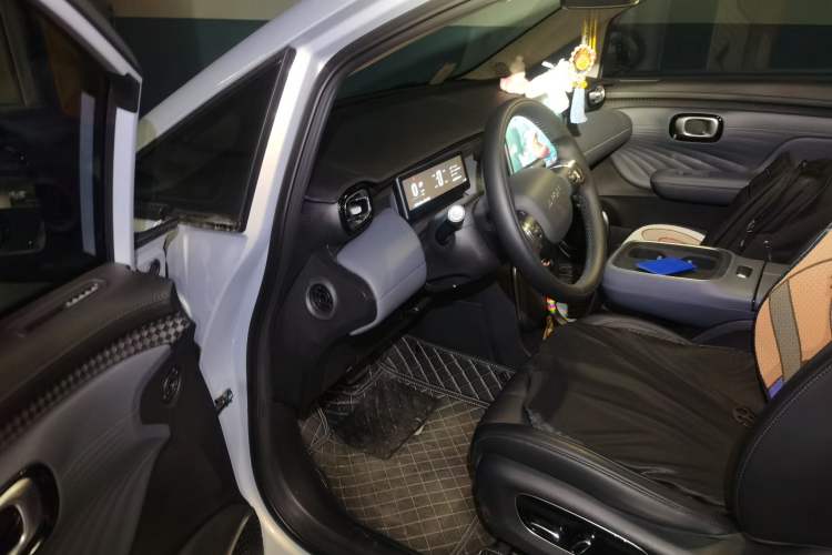 Used AION UT 2025 420 Intelligent Luxury Edition Interior 3
