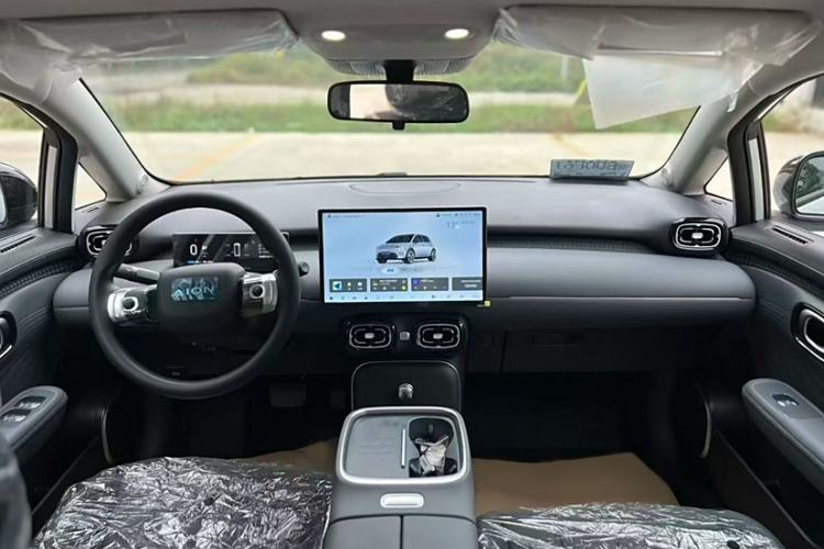 Used AION UT 2025 330 Starlight Edition Interior 3