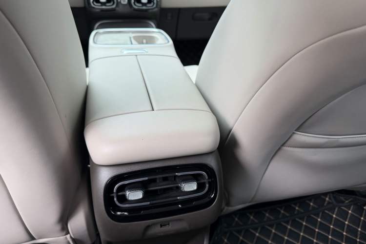 Used AION UT 2025 420 Prestige Edition Interior 5
