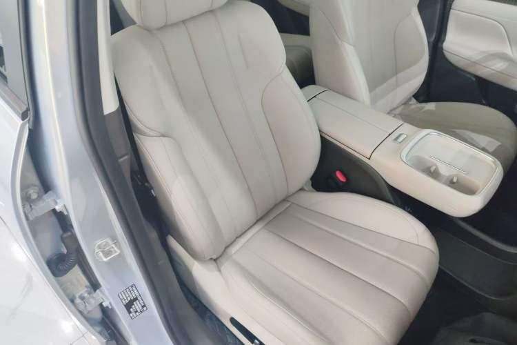 Used AION UT 2025 420 Prestige Edition Interior 6