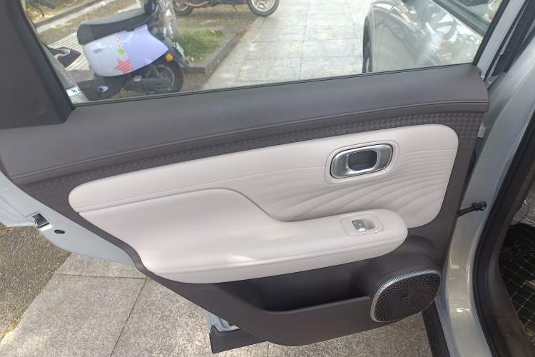 Used AION UT 2025 420 Smart Edition Interior 8