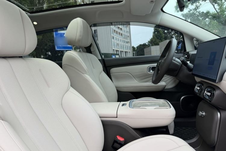 Used AION UT 2025 420 Prestige Edition Interior 8