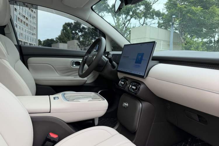 Used AION UT 2025 420 Prestige Edition Interior 9