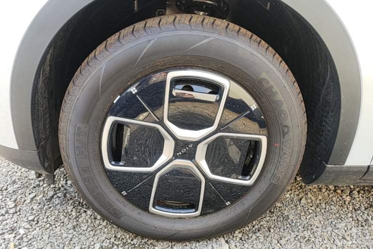 Used AION UT 2025 420 Smart Edition Left Front Wheel Hub