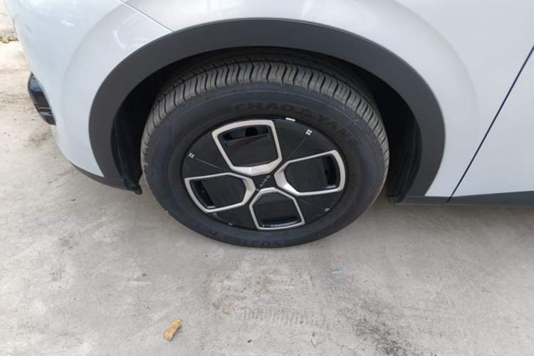 Used AION UT 2025 330 Starlight Edition Left Front Wheel Hub