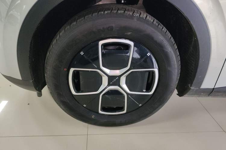 Used AION UT 2025 330 Starlight Edition Left Front Wheel Hub