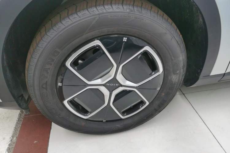 Used AION UT 2025 420 Smart Edition Left Front Wheel Hub