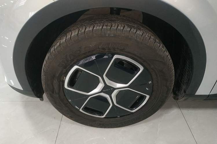 Used AION UT 2025 420 Smart Edition Left Front Wheel Hub
