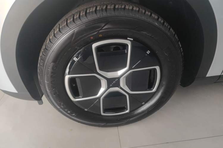 Used AION UT 2025 330 Star Edition Left Front Wheel Hub