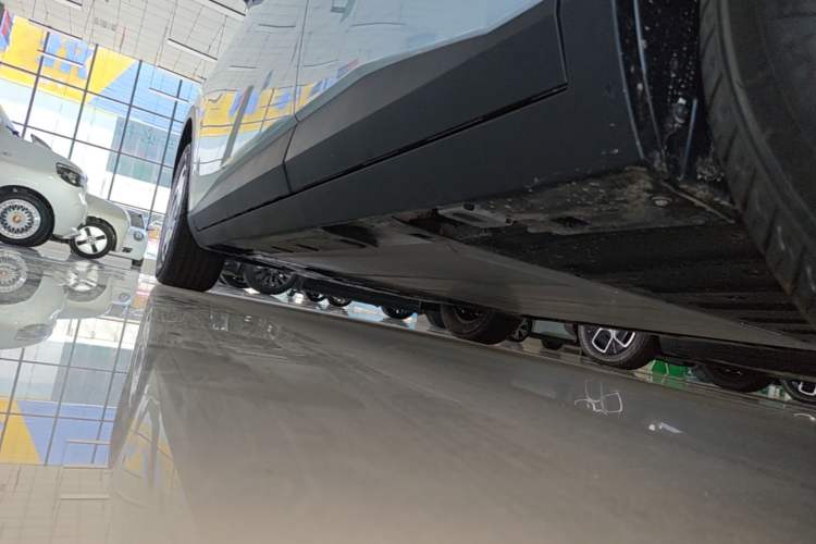 Used AION UT 2025 330 Starlight Edition Left Side Sill