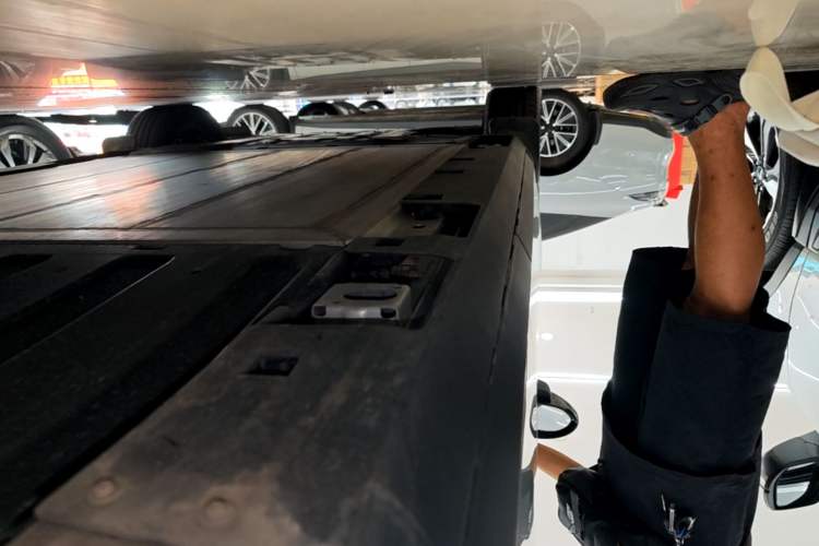 Used AION UT 2025 330 Star Edition Left Side Sill