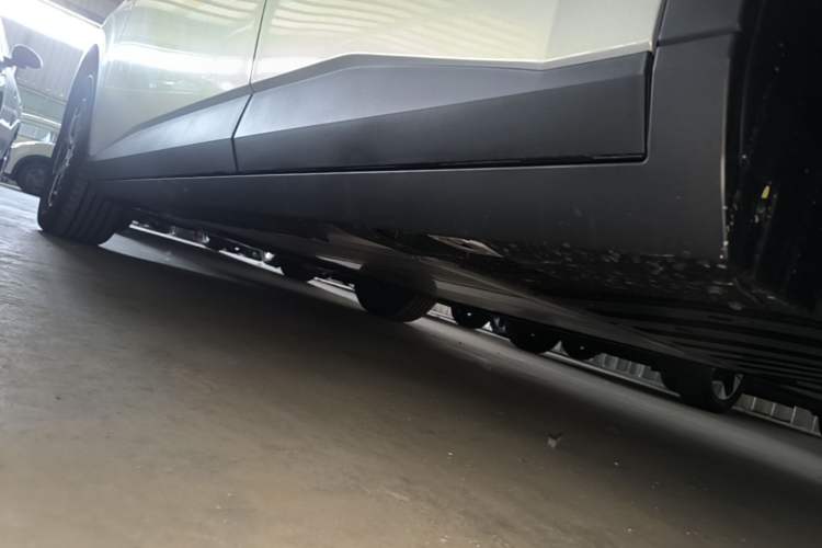Used AION UT 2025 330 Starlight Edition Left Side Sill