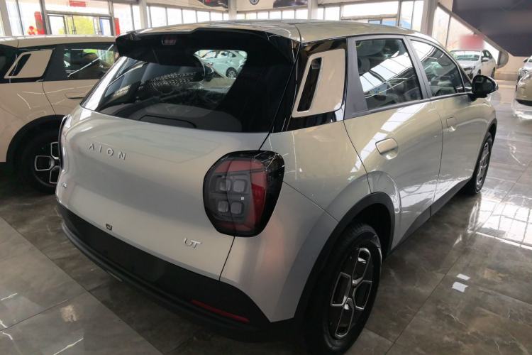 Used AION UT 2025 330 Starlight Edition Rear Right 45 Deg
