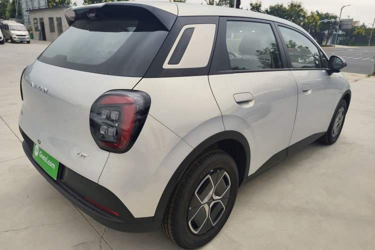 Used AION UT 2025 330 Starlight Edition Rear Right 45 Deg