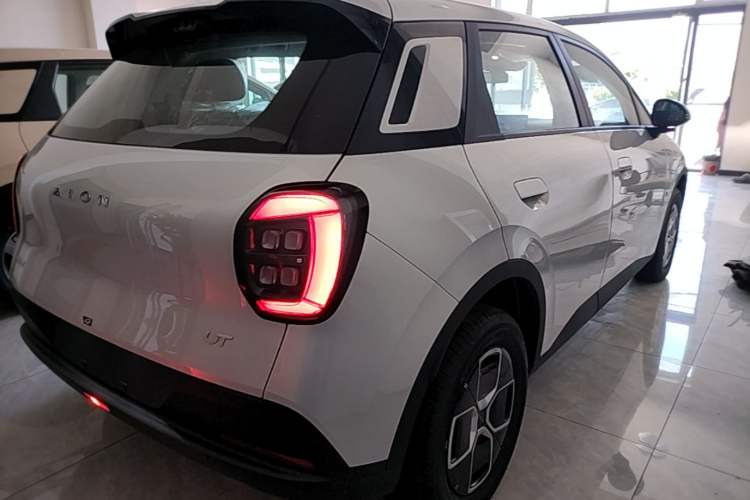 Used AION UT 2025 420 Smart Edition Rear Right 45 Deg