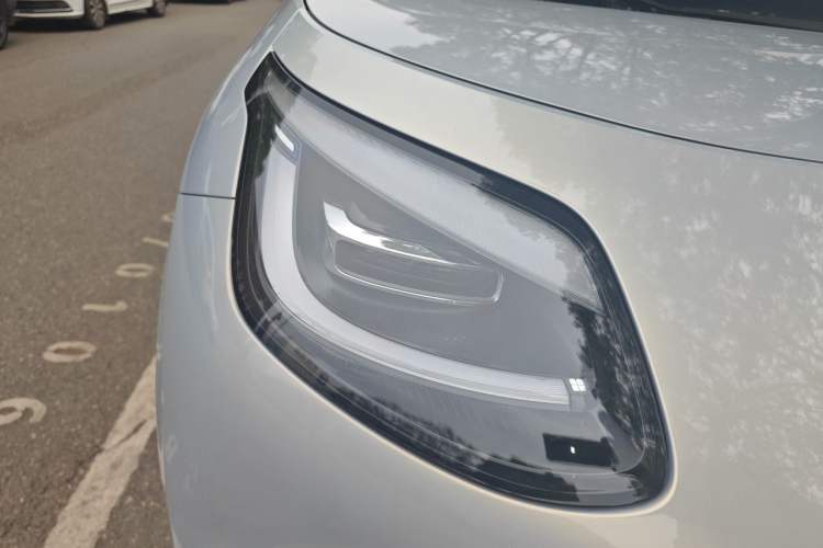 Used AION UT 2025 420 Prestige Edition Right Front Headlight