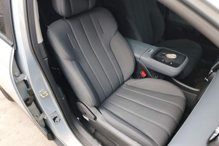 Used AION UT 2025 330 Starlight Edition Right Front Seat