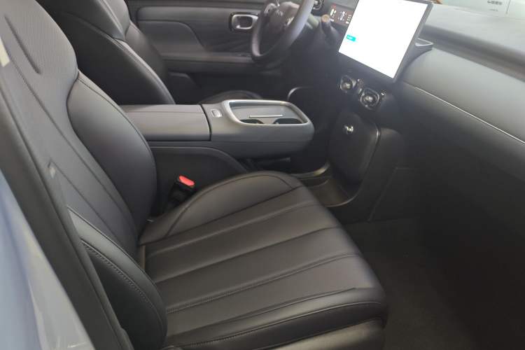 Used AION UT 2025 420 Intelligent Luxury Edition Right Front Seat