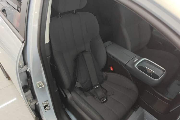 Used AION UT 2025 330 Starlight Edition Right Front Seat