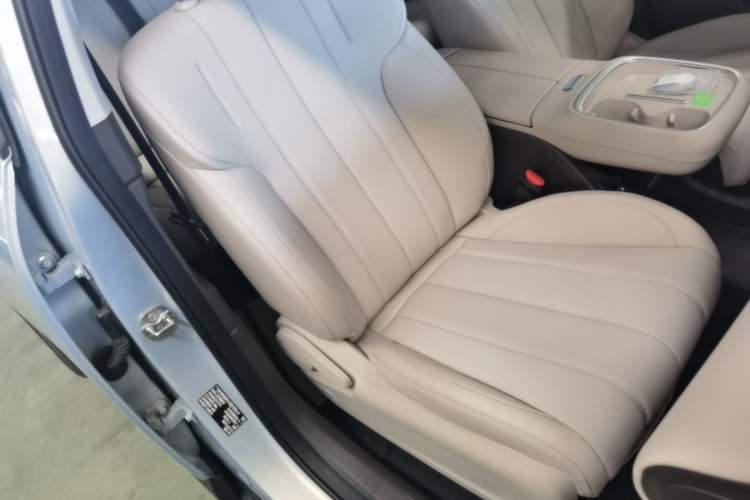 Used AION UT 2025 420 Smart Edition Right Front Seat