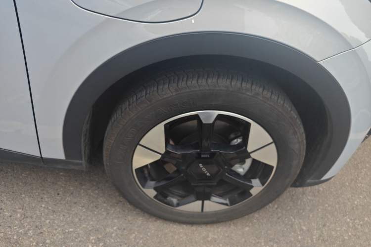 Used AION UT 2025 420 Prestige Edition Right Front Wheel Hub
