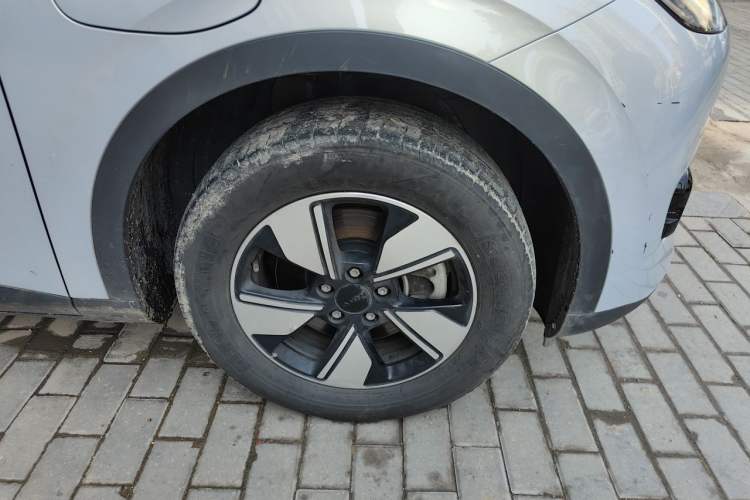 Used AION UT 2025 420 Intelligent Luxury Edition Right Front Wheel Hub