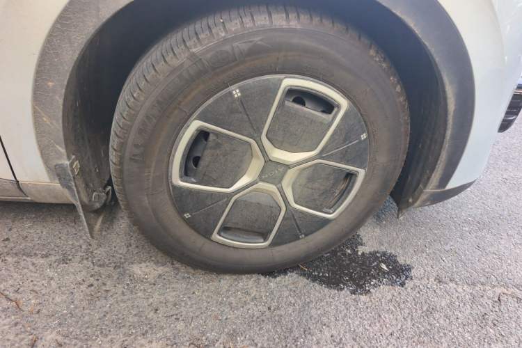 Used AION UT 2025 420 Smart Edition Right Front Wheel Hub