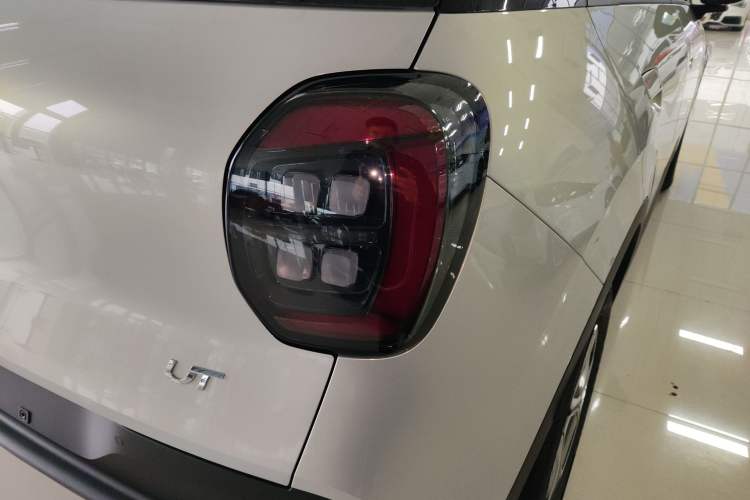 Used AION UT 2025 330 Starlight Edition Right Rear Taillight