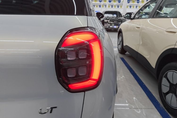 Used AION UT 2025 330 Starlight Edition Right Rear Taillight