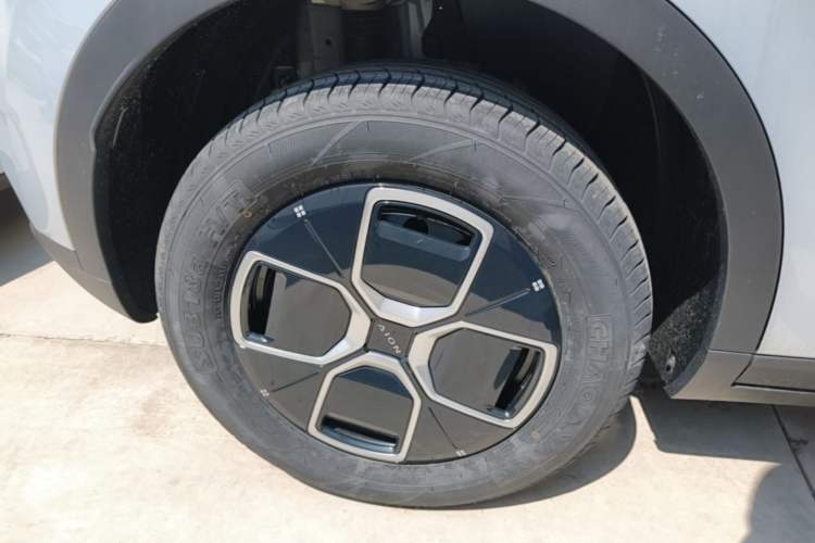 Used AION UT 2025 330 Starlight Edition Right Rear Wheel Hub