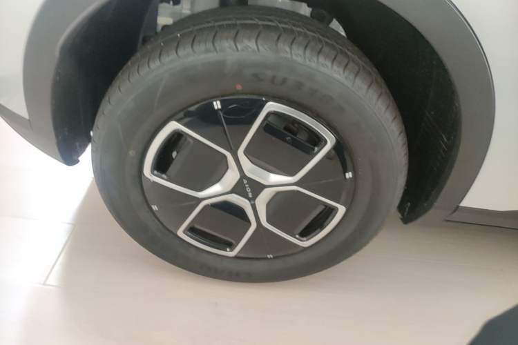 Used AION UT 2025 330 Starlight Edition Right Rear Wheel Hub