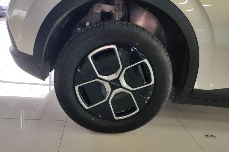 Used AION UT 2025 330 Starlight Edition Right Rear Wheel Hub