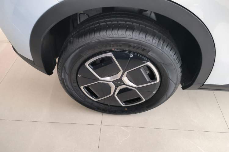 Used AION UT 2025 330 Starlight Edition Right Rear Wheel Hub