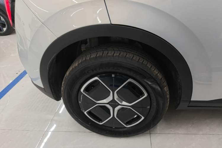 Used AION UT 2025 330 Starlight Edition Right Rear Wheel Hub