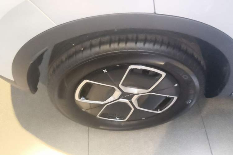 Used AION UT 2025 330 Starlight Edition Right Rear Wheel Hub