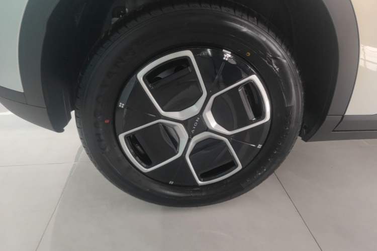 Used AION UT 2025 330 Star Edition Right Rear Wheel Hub