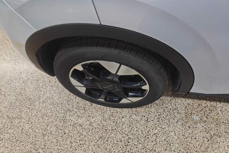 Used AION UT 2025 420 Prestige Edition Right Rear Wheel Hub
