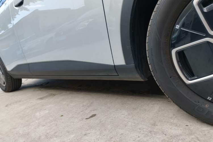 Used AION UT 2025 330 Starlight Edition Right Side Sill