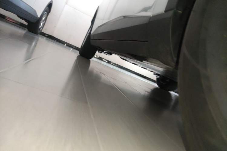 Used AION UT 2025 330 Starlight Edition Right Side Sill