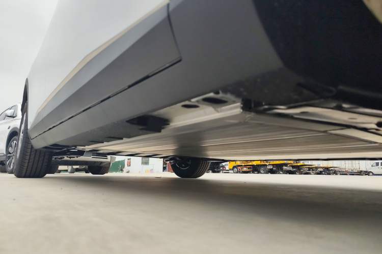 Used AION UT 2025 330 Starlight Edition Right Side Sill