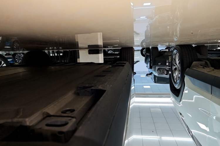 Used AION UT 2025 330 Star Edition Right Side Sill